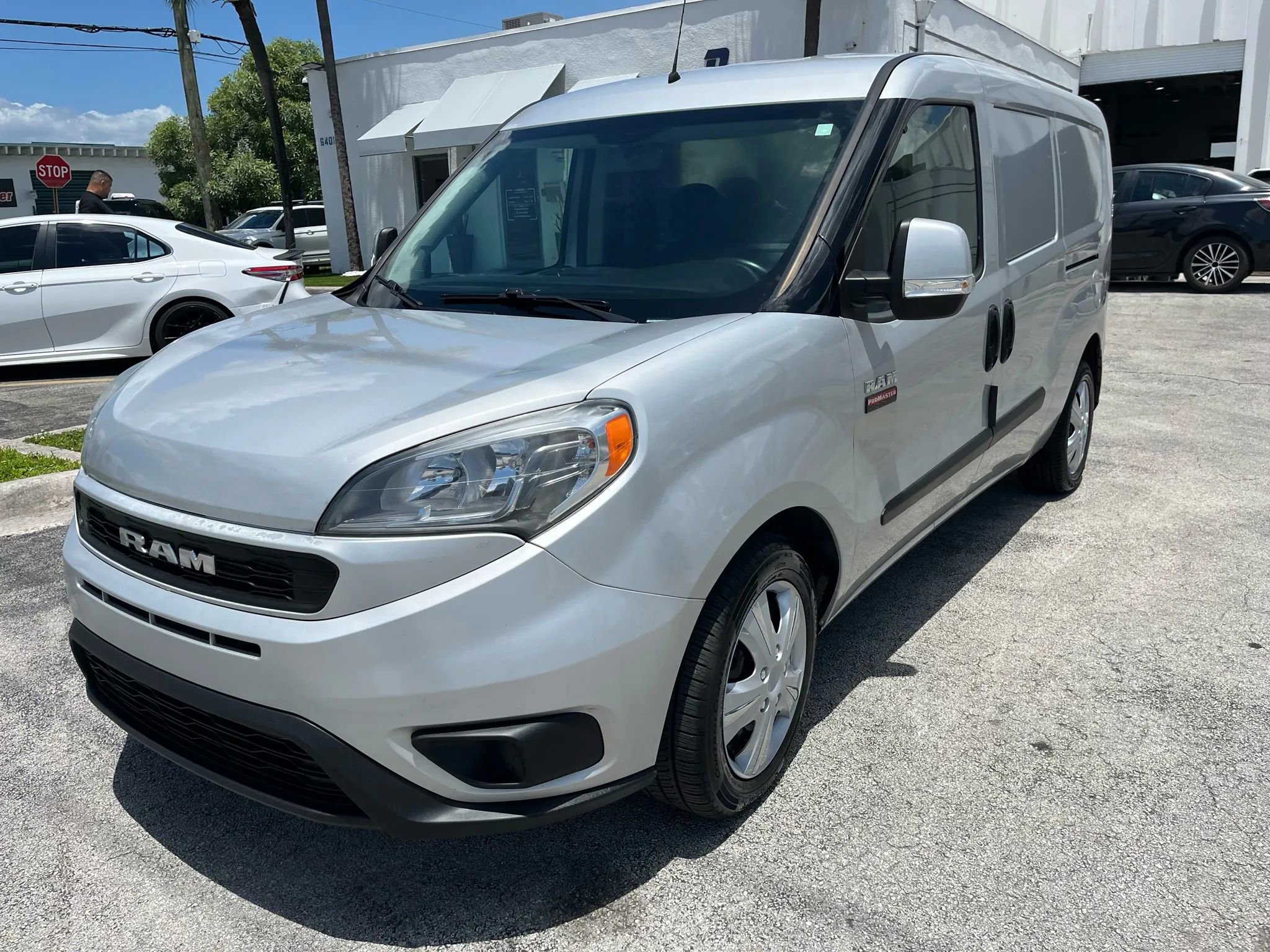 Used 2019 RAM ProMaster City Tradesman SLT image 2