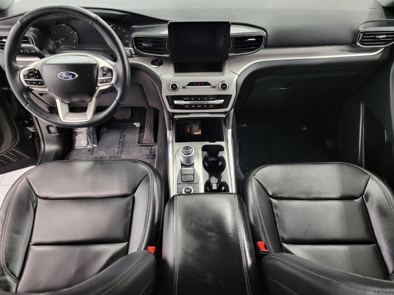 Used 2023 Ford Explorer XLT w/ Equipment Group 202A image 6