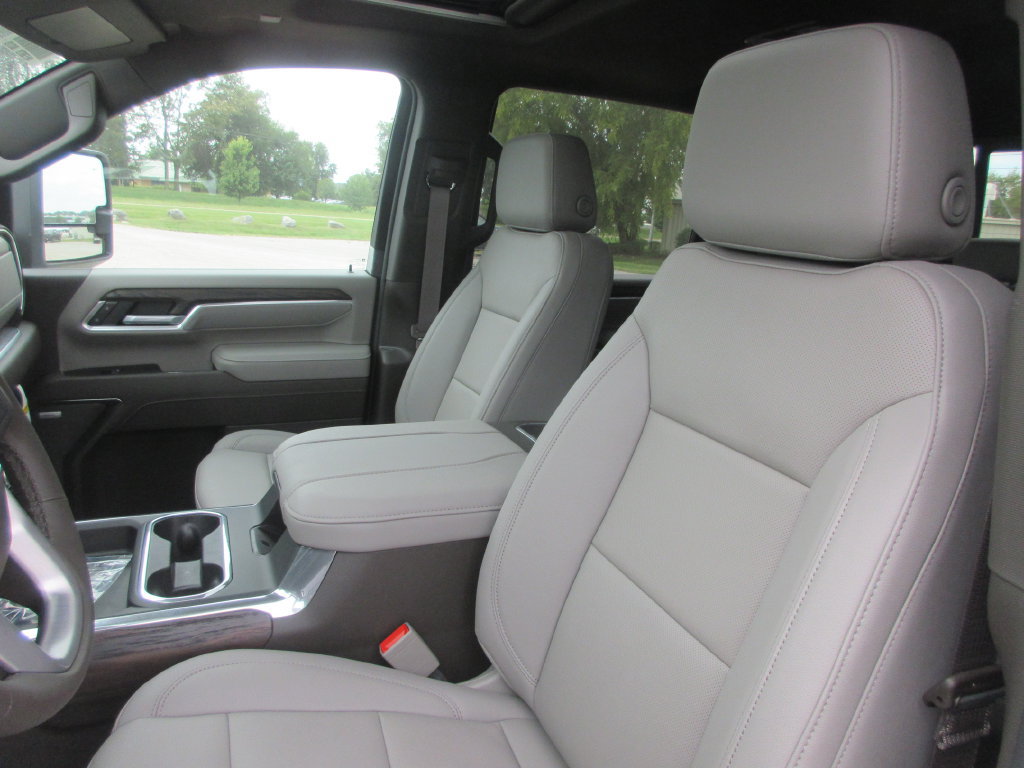New 2026 GMC Sierra 3500 SLT w/ SLT Premium Package AWD/4WD image 13