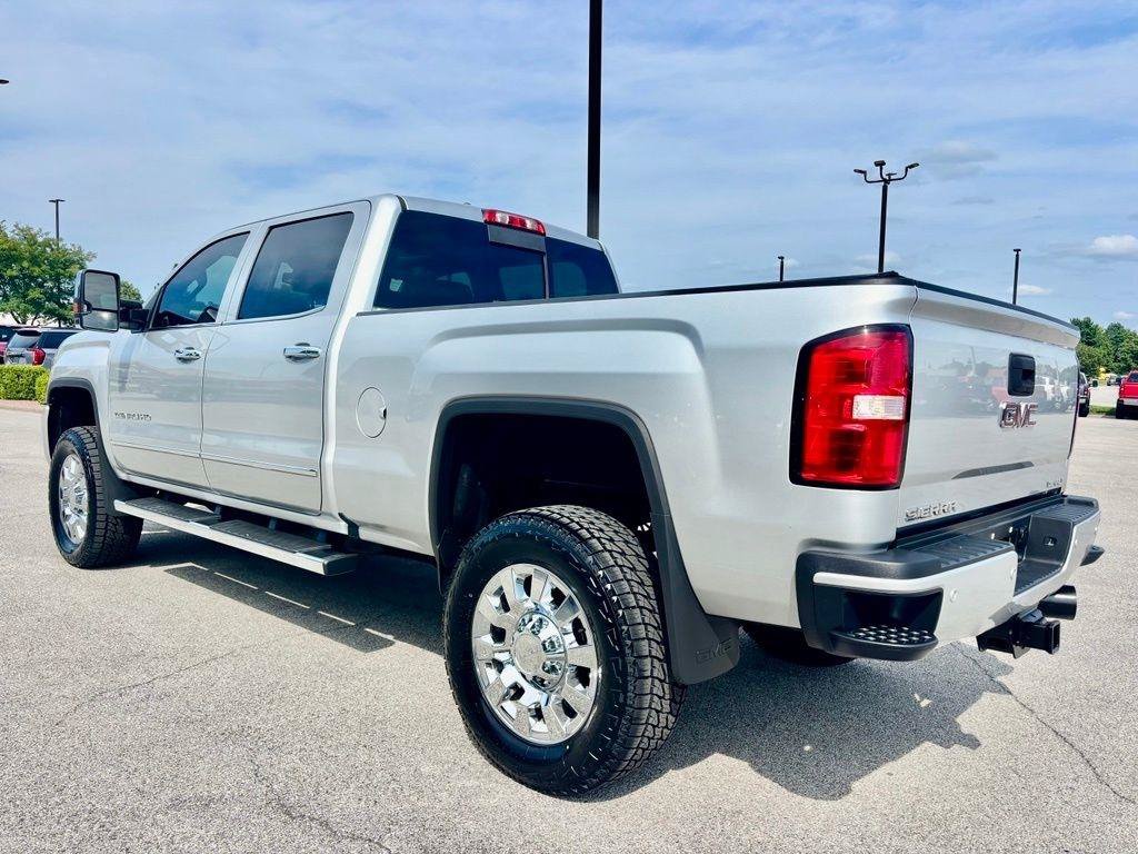 Used 2019 GMC Sierra 2500 Denali w/ Duramax Plus Package AWD/4WD image 5