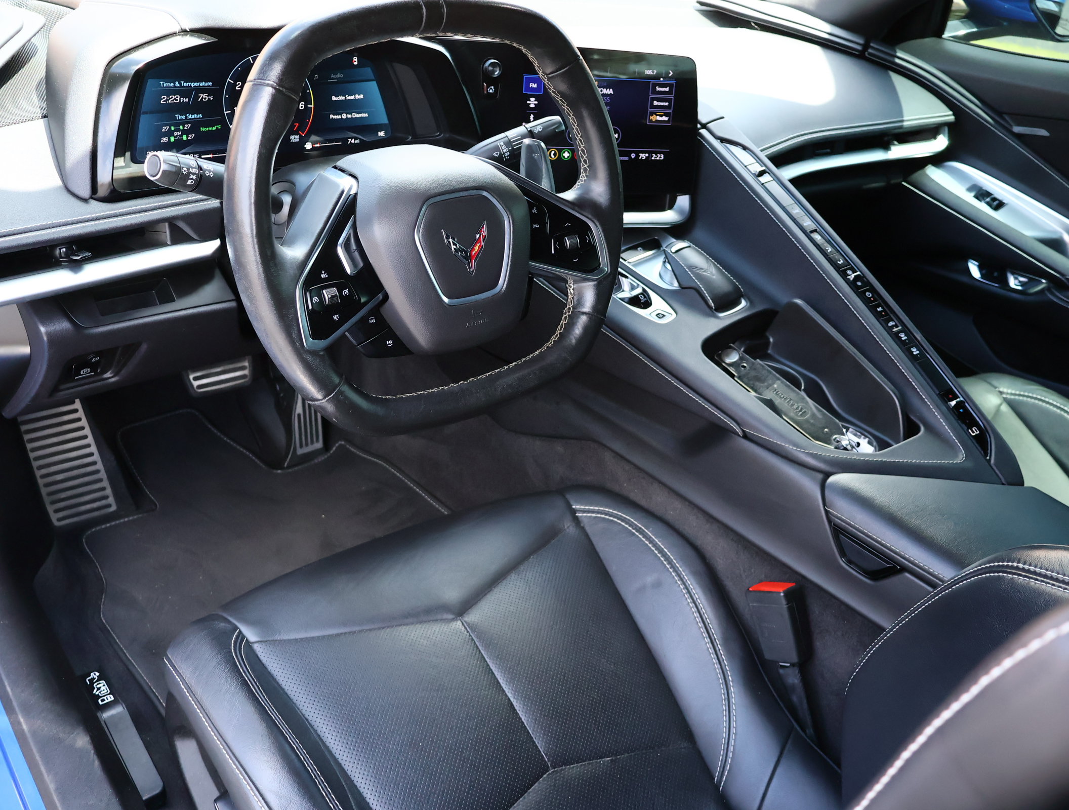 Used 2023 Chevrolet Corvette Stingray Coupe w/ Z51 Performance Package RWD image 3