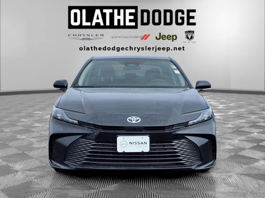 Used 2025 Toyota Camry LE image 28