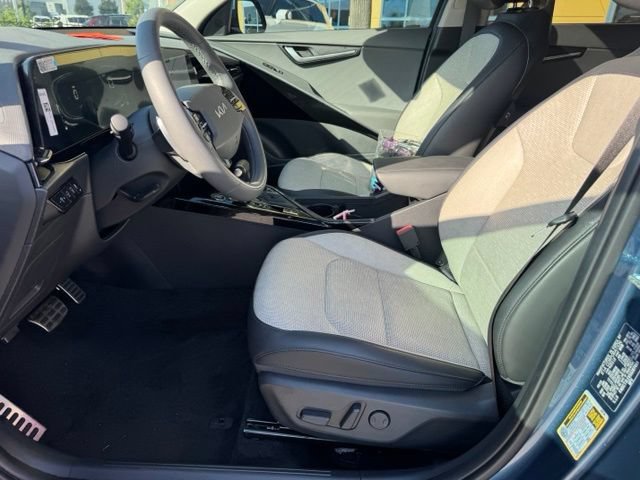 Certified 2025 Kia Niro SX Touring FWD image 44
