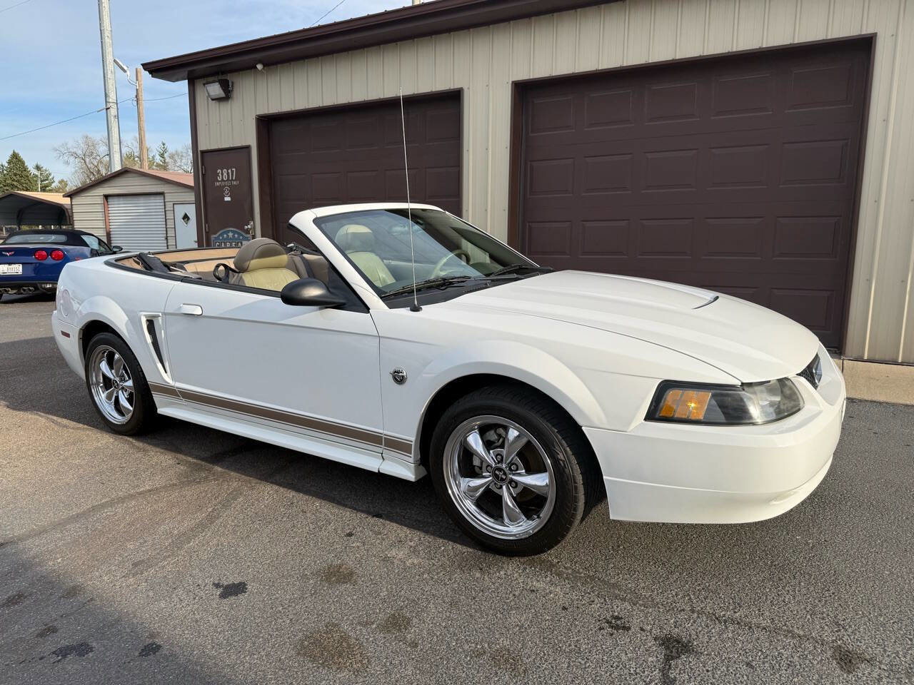 Used 2004 Ford Mustang Deluxe Convertible image 20
