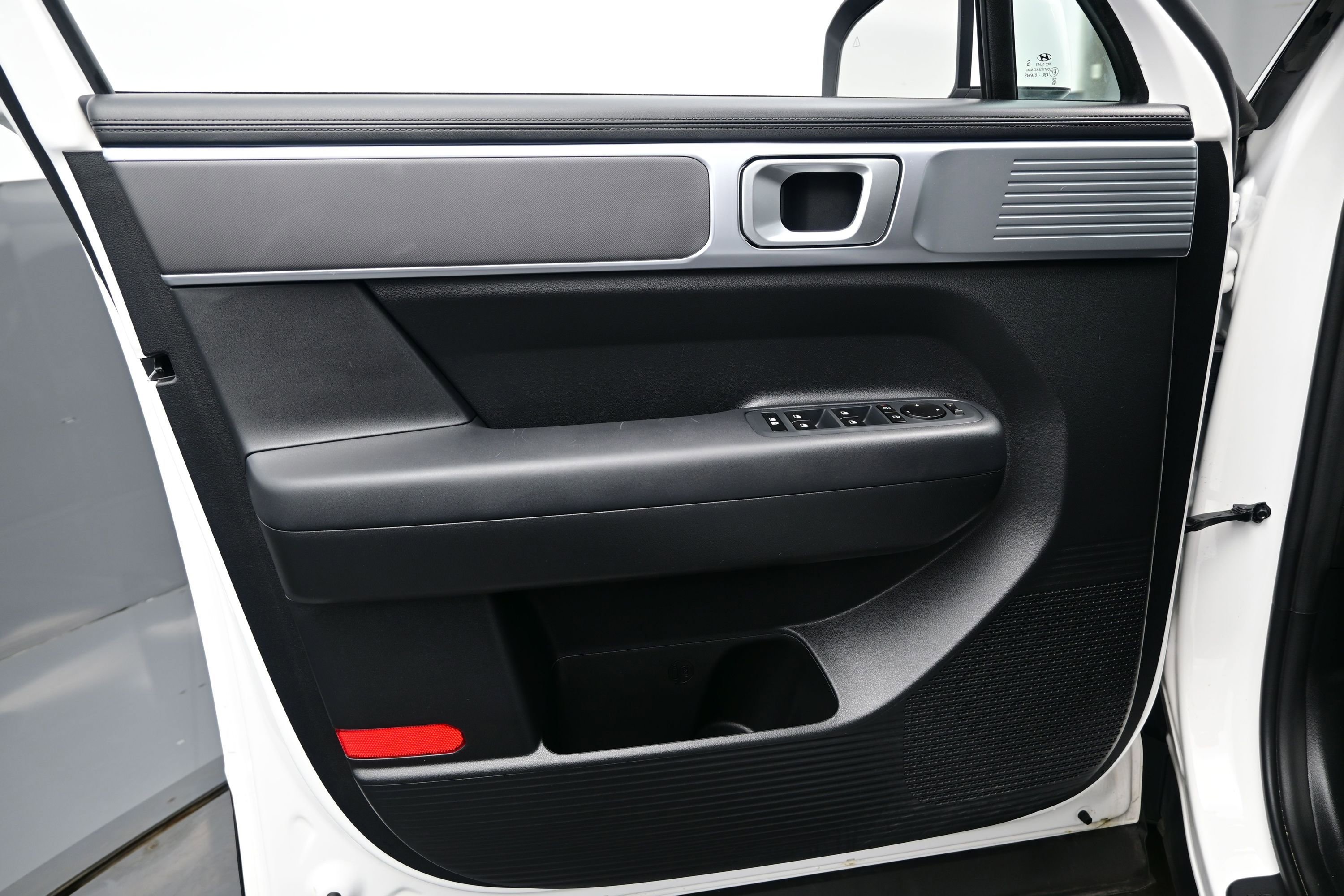 Certified 2026 Hyundai Santa Fe SE AWD/4WD image 9