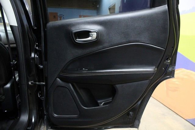 Used 2018 Jeep Compass Latitude w/ Popular Equipment Group image 11