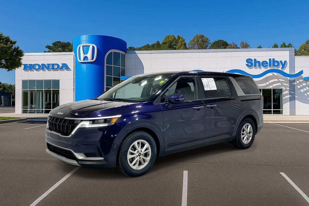 Used 2024 Kia Carnival LX image 4