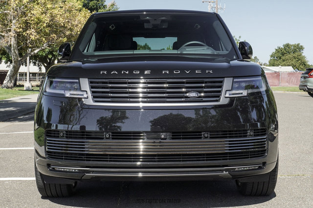 Used 2026 Land Rover Range Rover SV AWD/4WD image 13