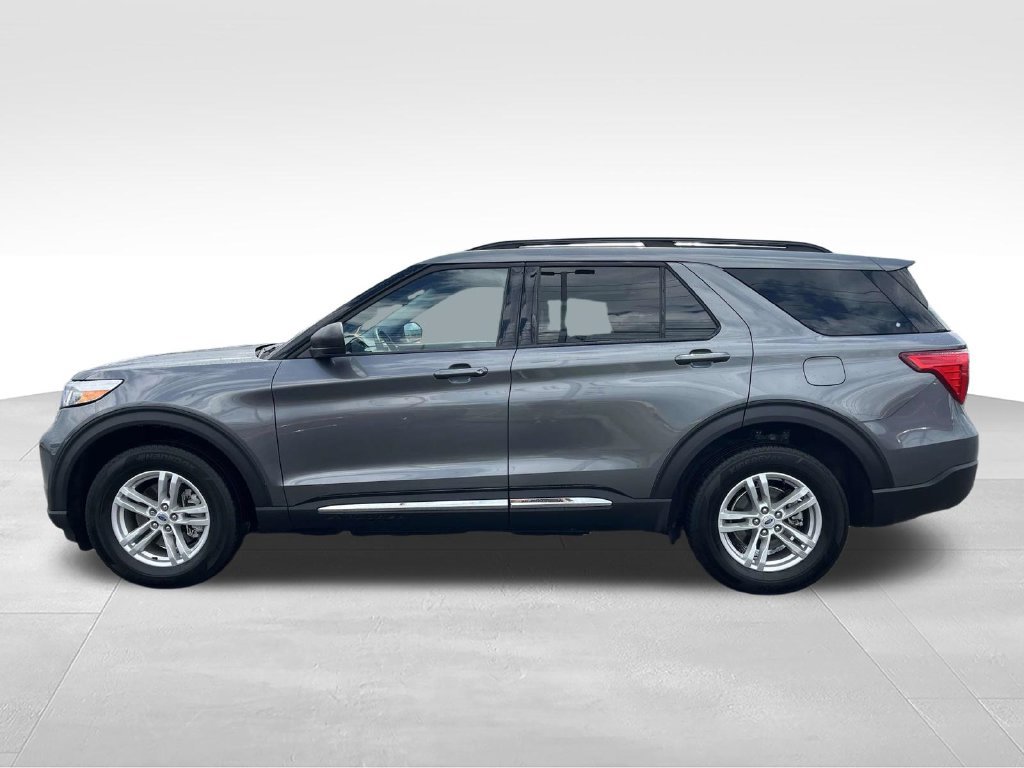 Used 2023 Ford Explorer XLT w/ Equipment Group 202A AWD/4WD image 5