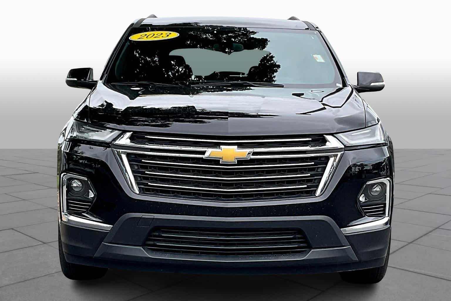 Used 2023 Chevrolet Traverse LT FWD image 4
