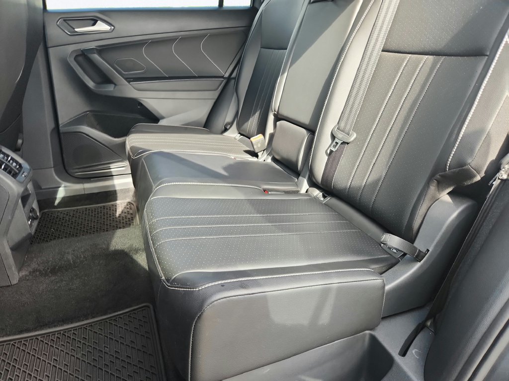 Certified 2024 Volkswagen Tiguan SE AWD/4WD image 21