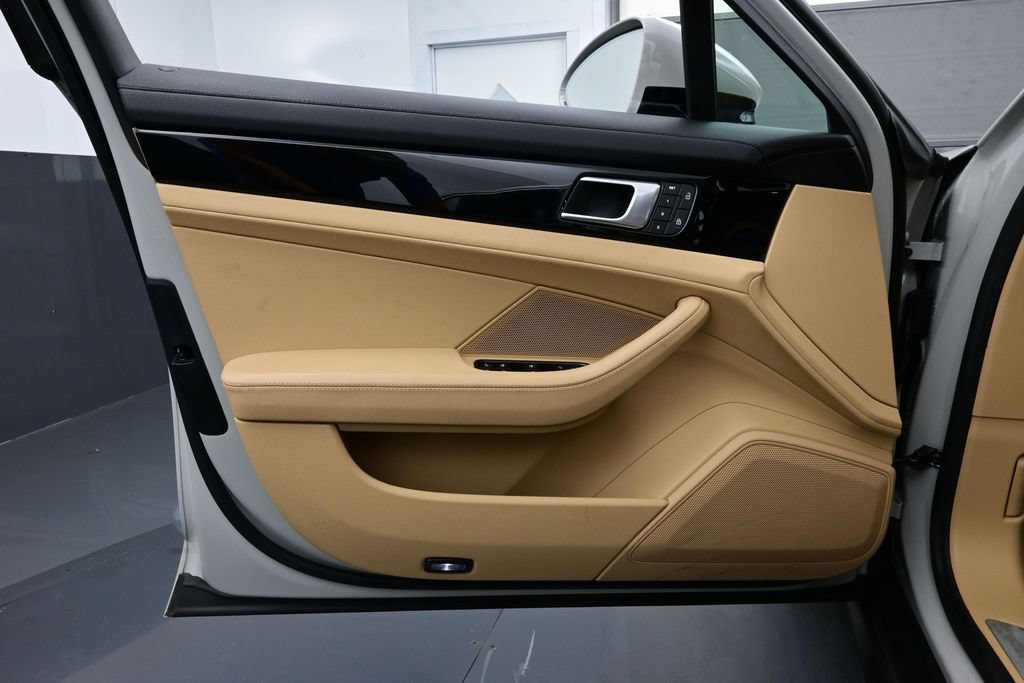 Certified 2023 Porsche Panamera 4S AWD/4WD image 7