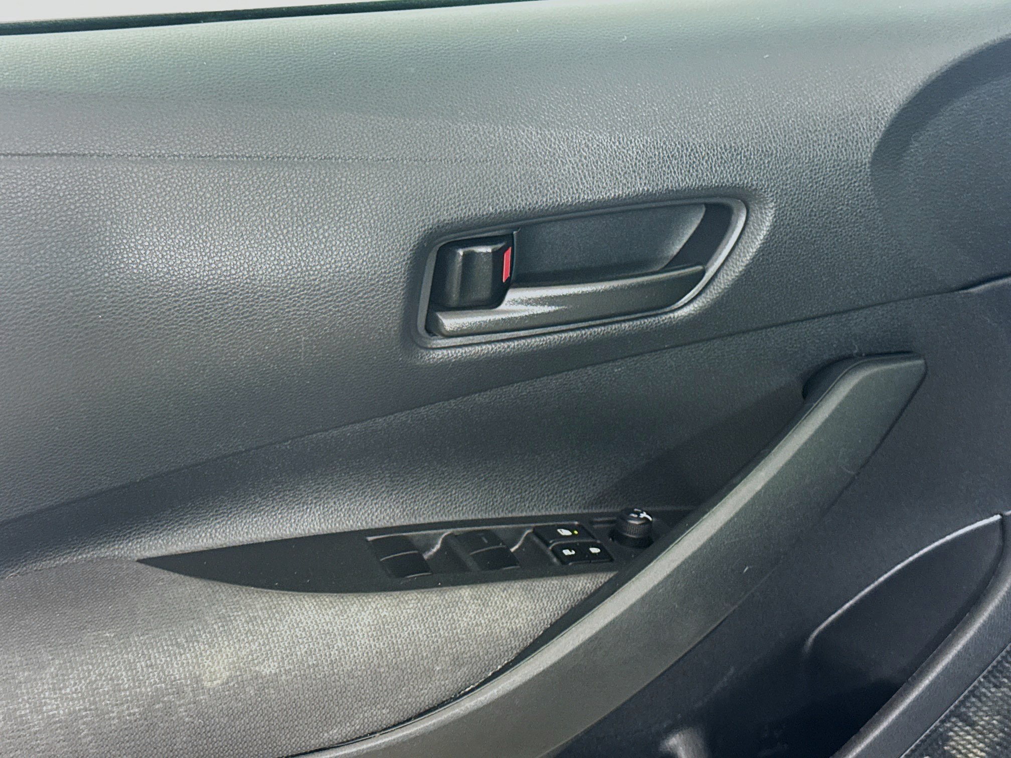 Used 2022 Toyota Corolla LE FWD image 23