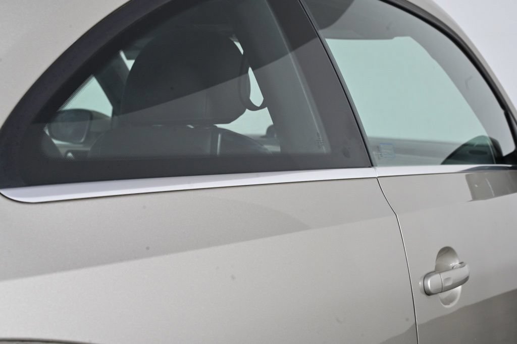 Used 2013 Volkswagen Beetle TDI FWD image 8