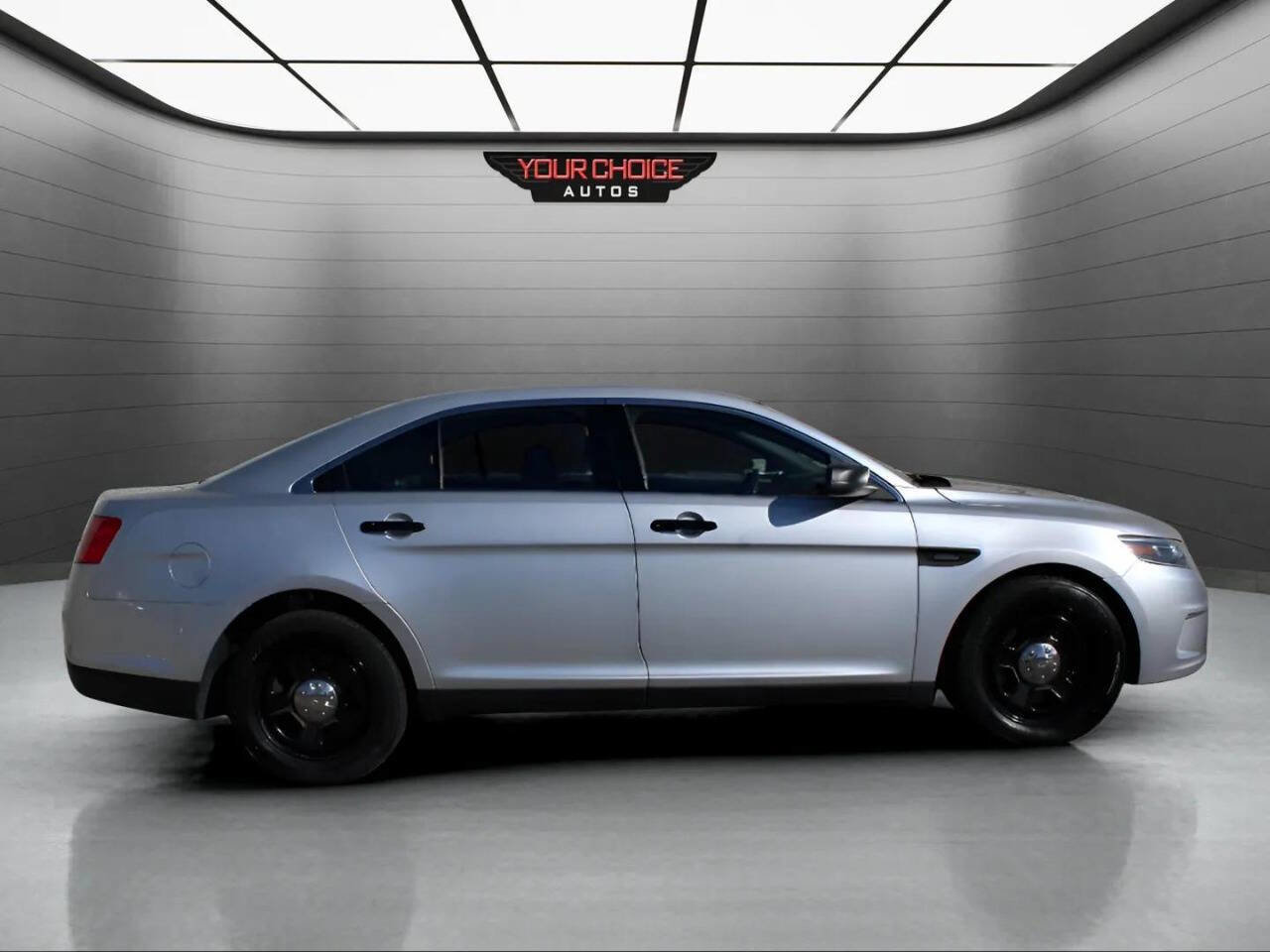 Used 2018 Ford Taurus Police Interceptor AWD image 4