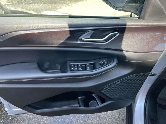 Used 2023 Jeep Grand Cherokee L Laredo image 15