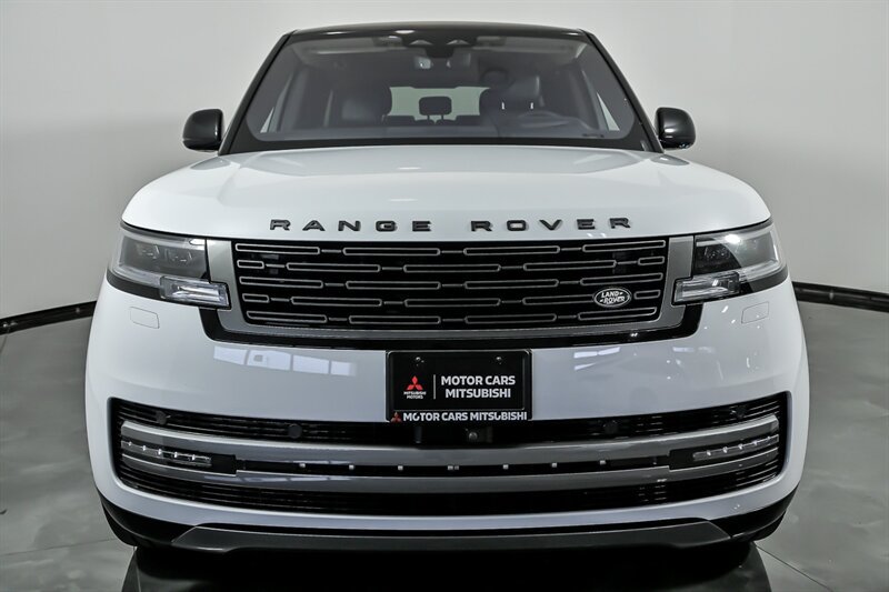 Used 2022 Land Rover Range Rover Long Wheelbase SE AWD/4WD image 4