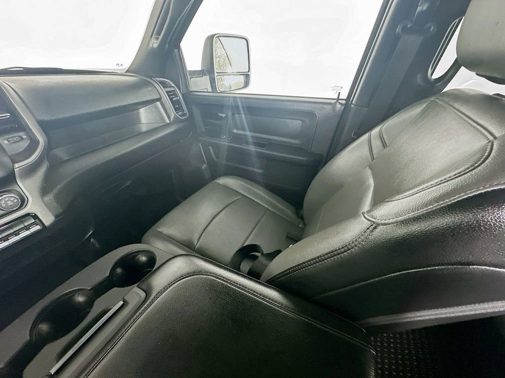 Used 2024 RAM 3500 Tradesman w/ Chrome Appearance Group image 11