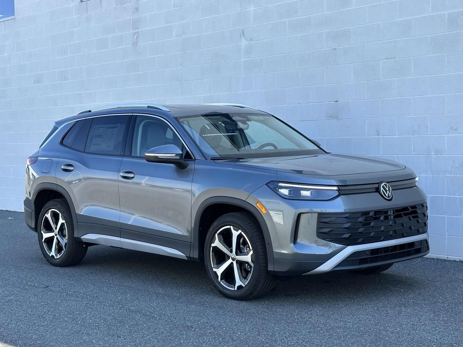 New 2026 Volkswagen Tiguan SE AWD/4WD image 8