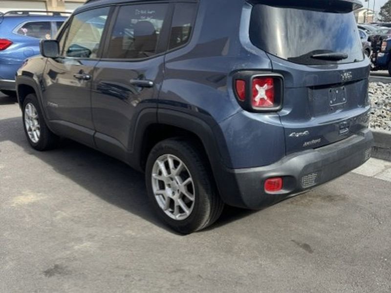 Used 2020 Jeep Renegade Latitude w/ Cold Weather Group image 18