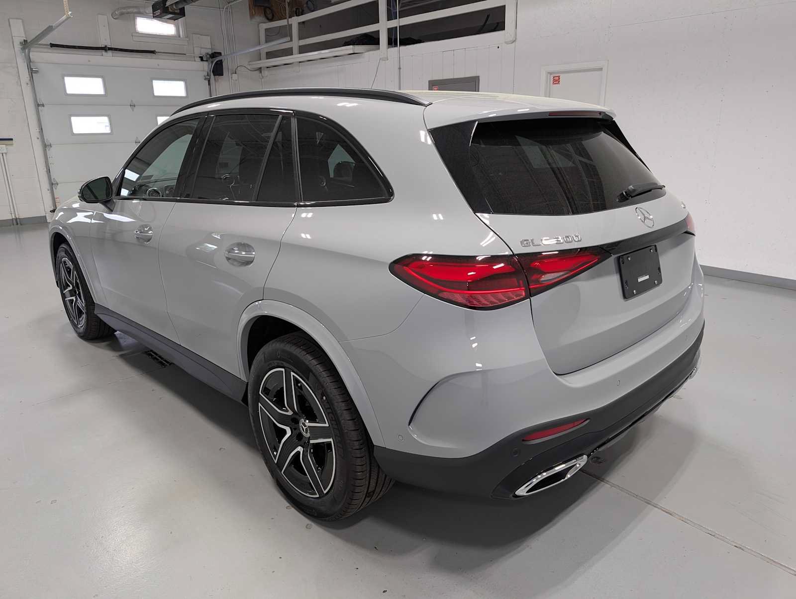 New 2026 Mercedes-Benz GLC 300 4MATIC image 9