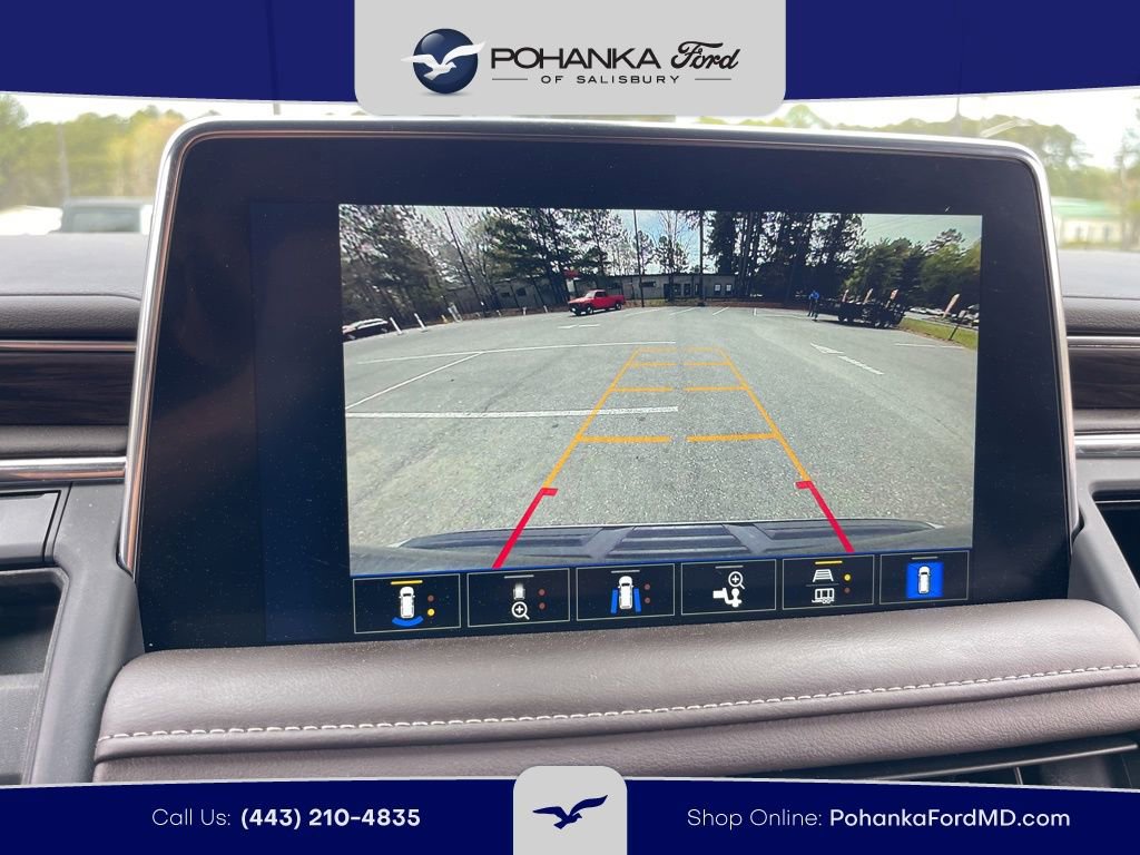 Used 2022 Chevrolet Suburban LT w/ Luxury Package AWD/4WD image 11