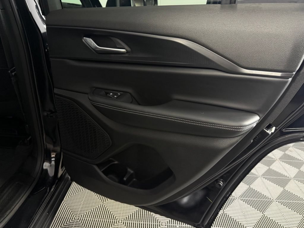 Certified 2025 Jeep Grand Cherokee Laredo X RWD image 30