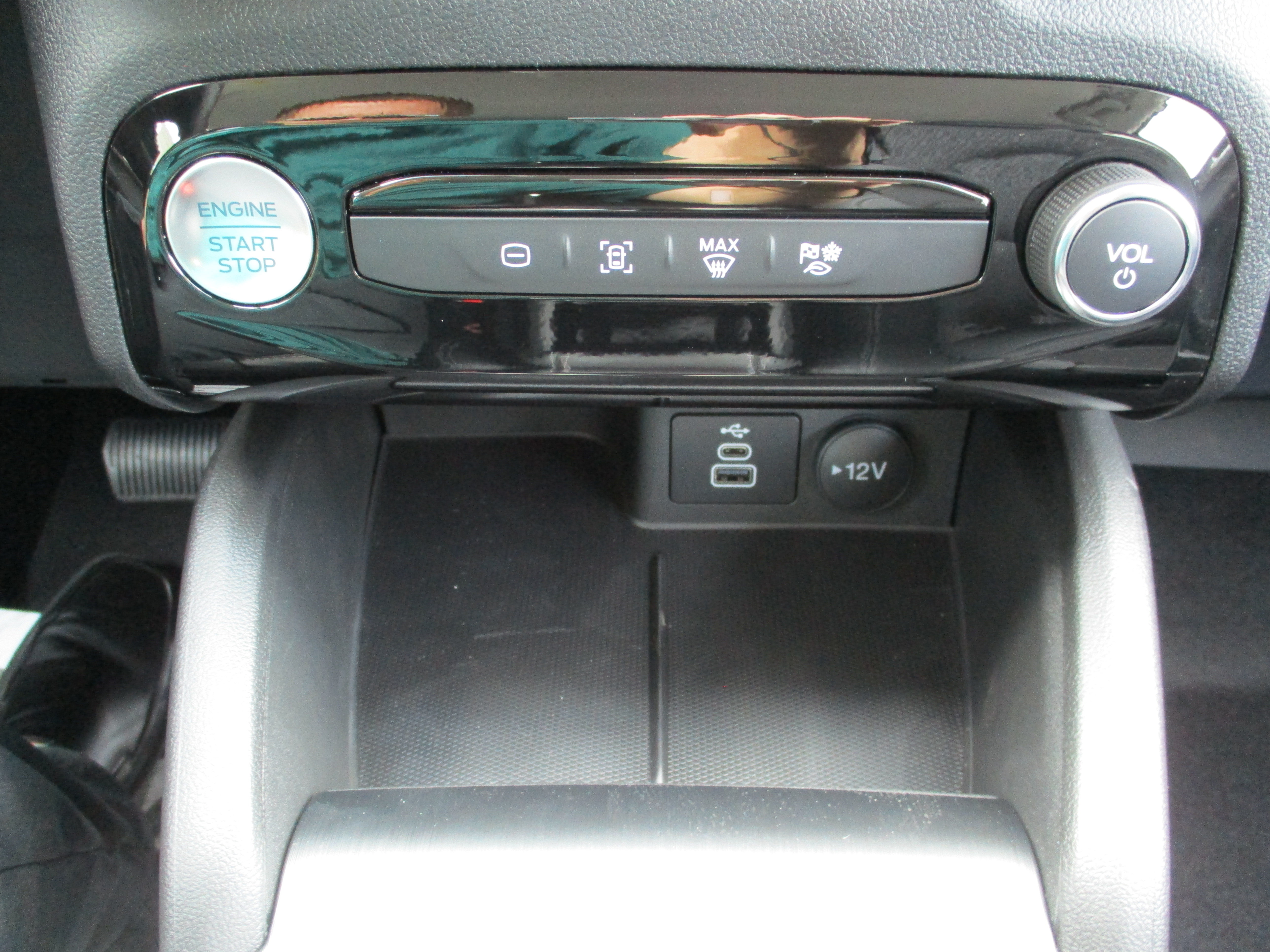 Used 2025 Ford Escape SE FWD image 15