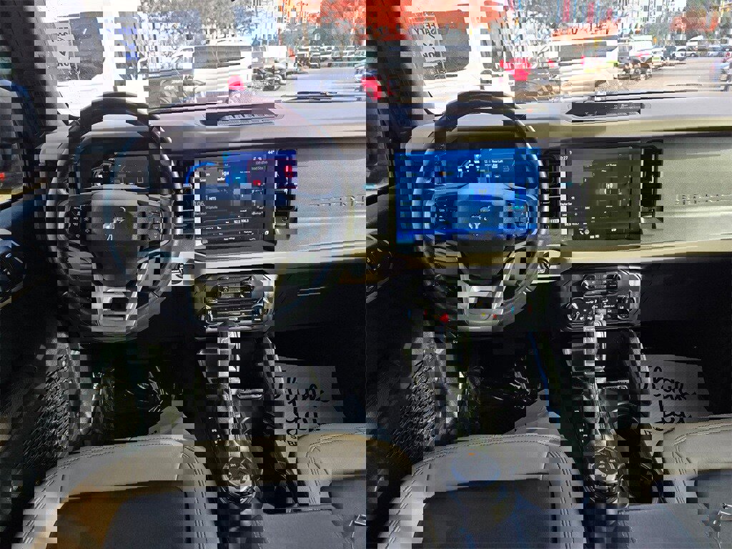 Used 2024 Ford Bronco Wildtrak image 11