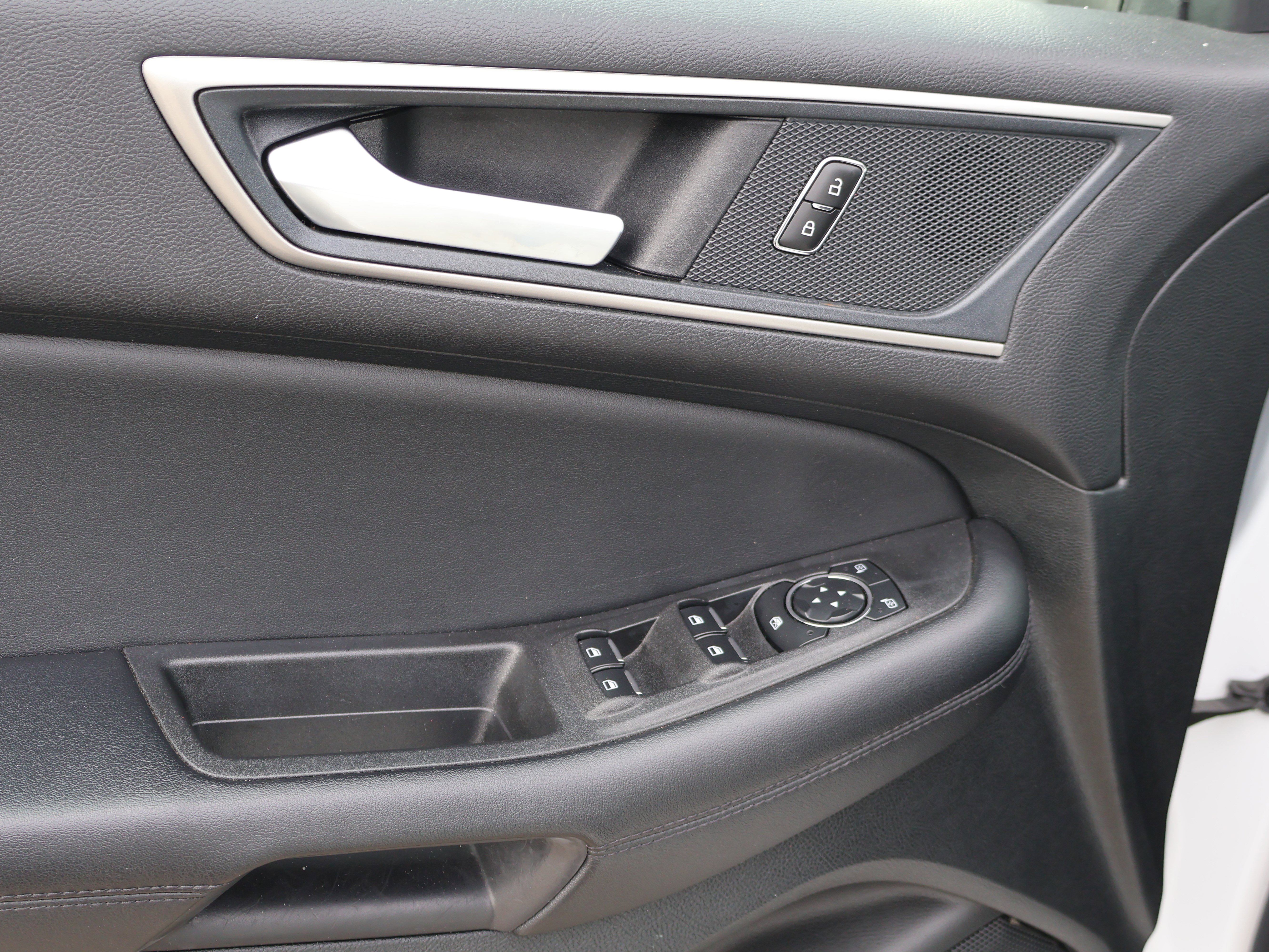 Used 2023 Ford Edge SEL image 24