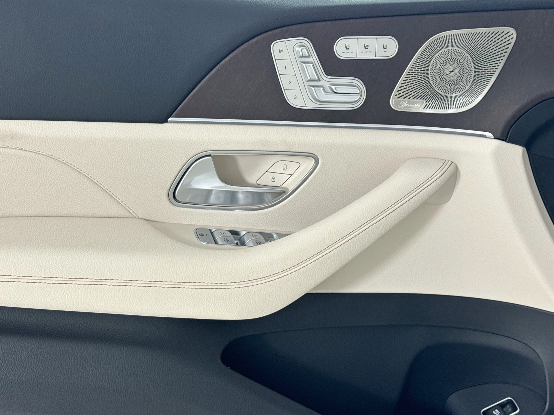 New 2027 Mercedes-Benz GLS 450 4MATIC image 18