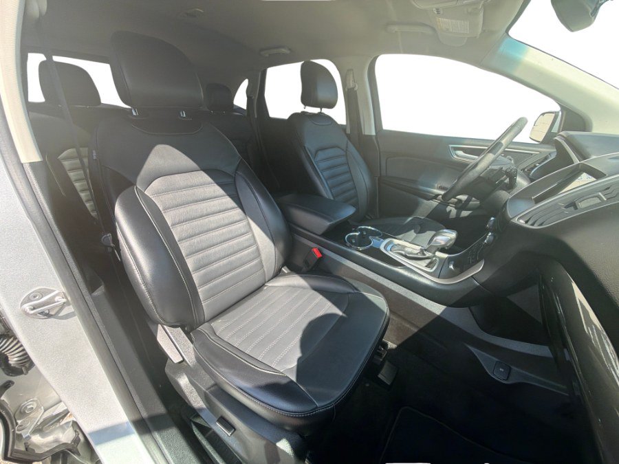 Used 2018 Ford Edge SEL w/ Equipment Group 201A FWD image 14