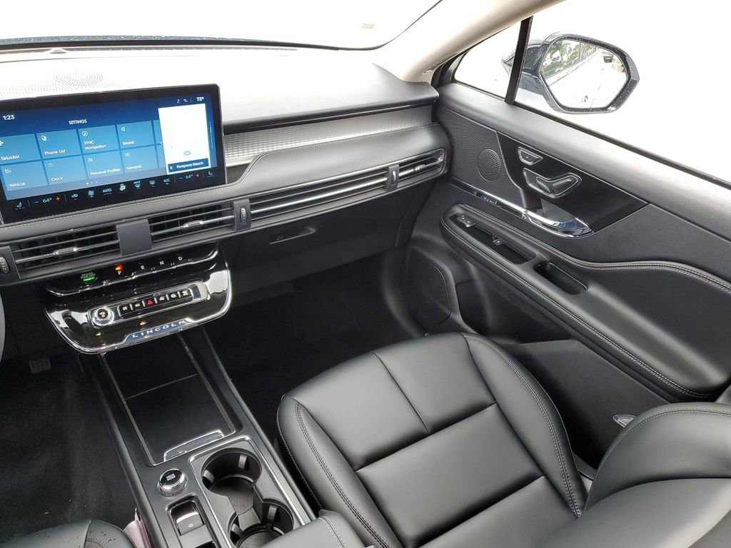 New 2026 Lincoln Corsair Premiere FWD image 17