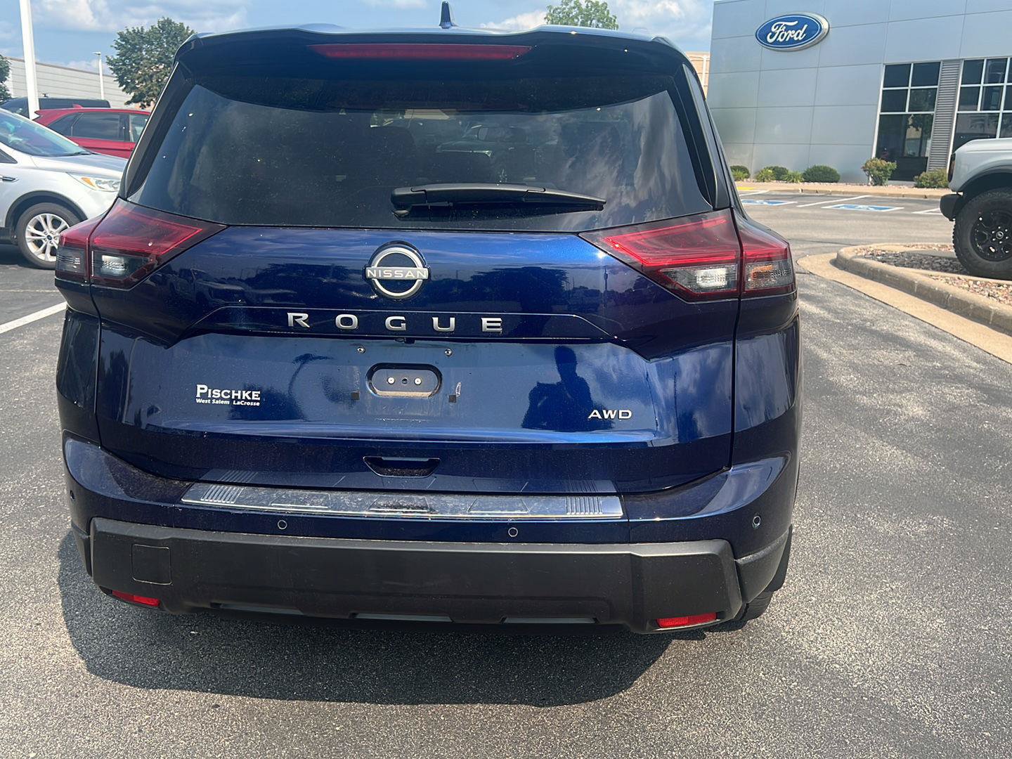 Used 2025 Nissan Rogue SV w/ SV Premium Package AWD/4WD image 7