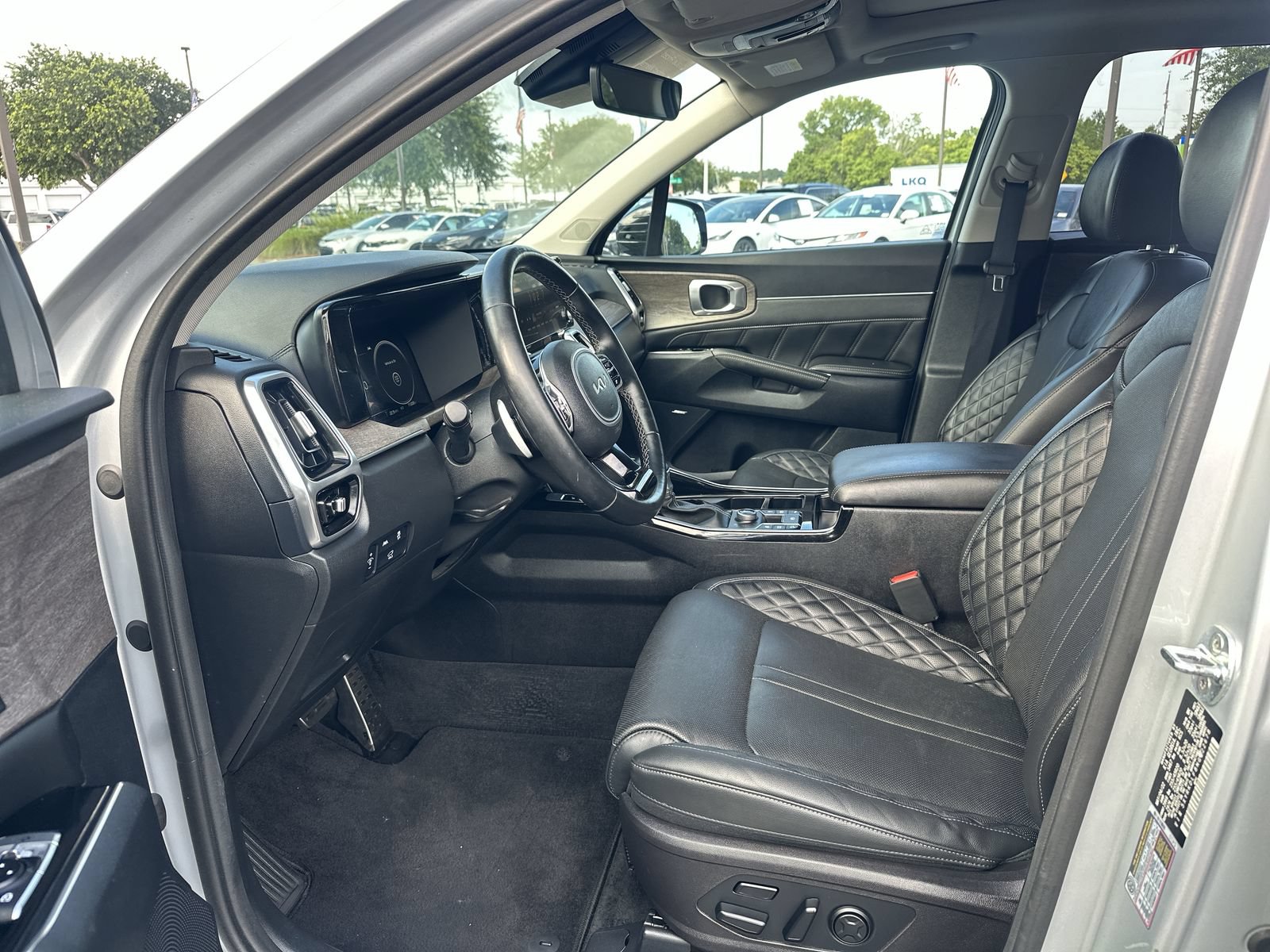 Used 2022 Kia Sorento SX Prestige AWD/4WD image 16