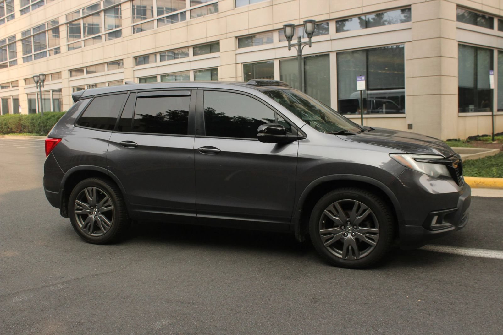 Used 2021 Honda Passport EX-L image 2