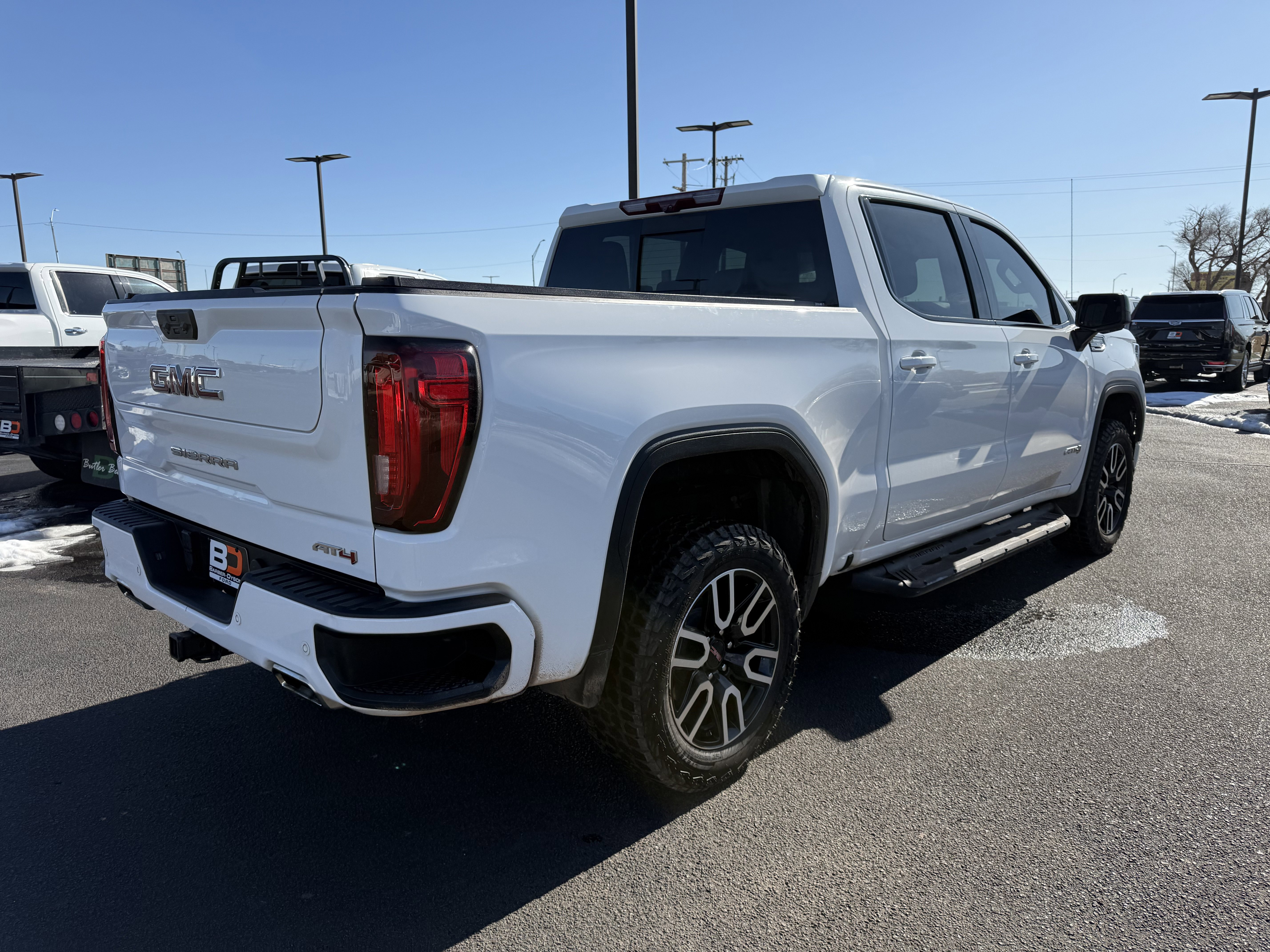 Used 2022 GMC Sierra 1500 AT4 w/ AT4 Premium Package image 3