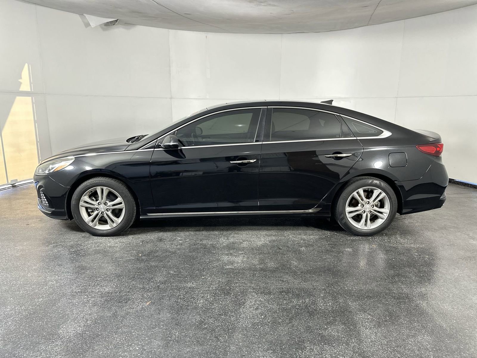 Used 2018 Hyundai Sonata Sport w/ Cargo Package image 8