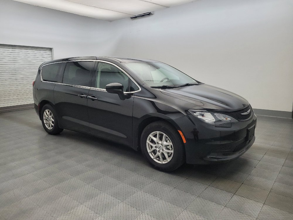 Used 2024 Chrysler Voyager LX FWD image 11