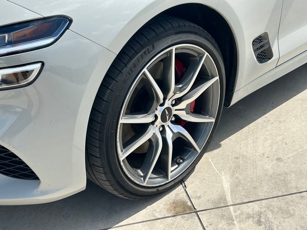 Used 2025 Genesis G70 2.5T RWD image 9