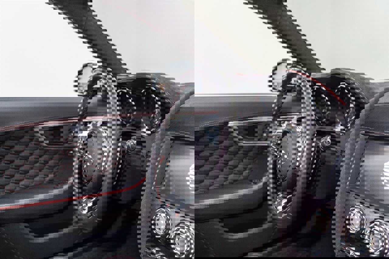 Used 2020 Jaguar F-TYPE SVR image 59