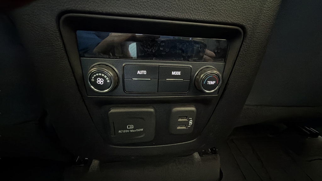 Used 2021 Buick Enclave Essence w/ Sound and Sites Package AWD/4WD image 19
