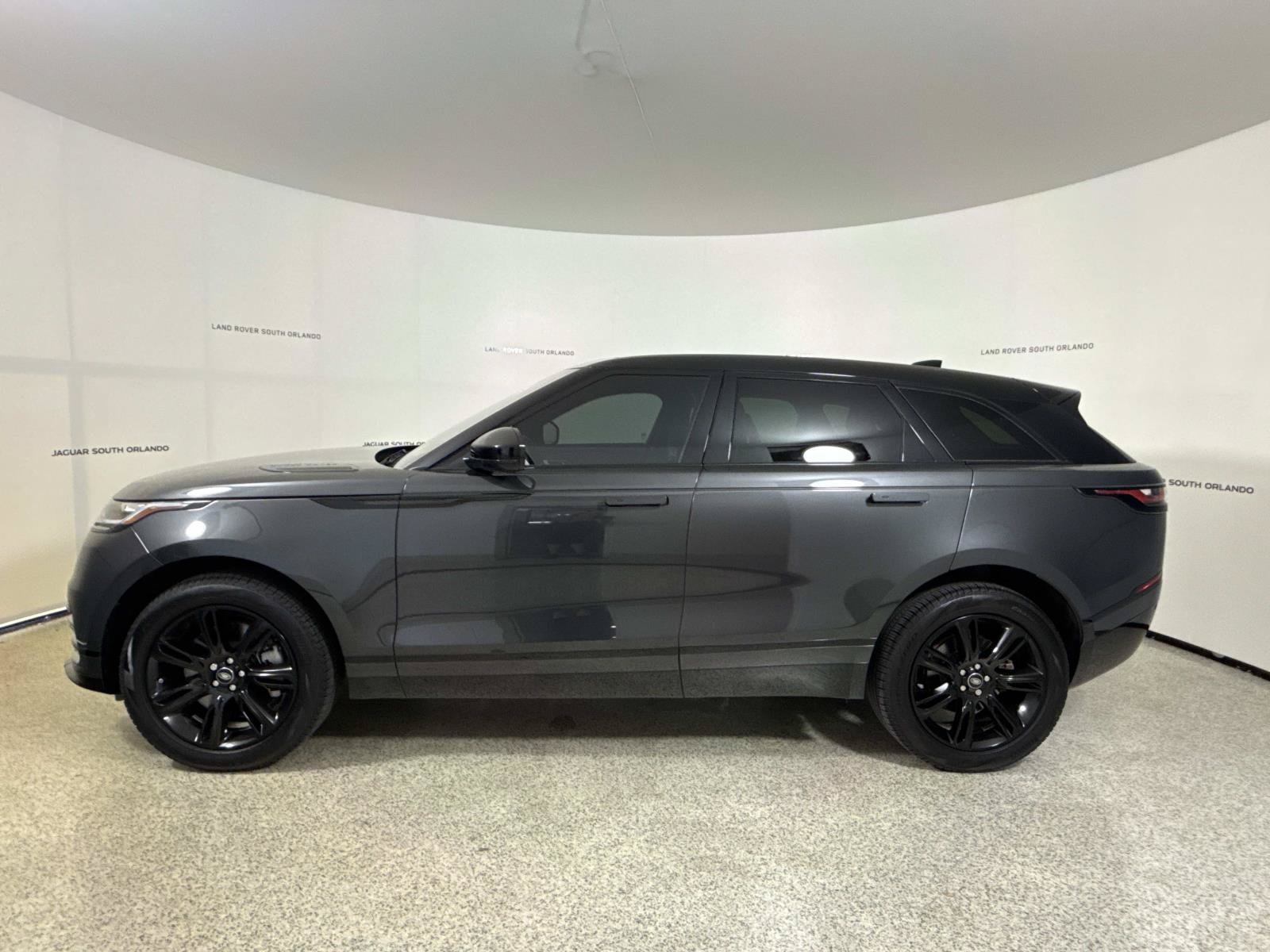 Used 2023 Land Rover Range Rover Velar R-Dynamic S AWD/4WD image 2