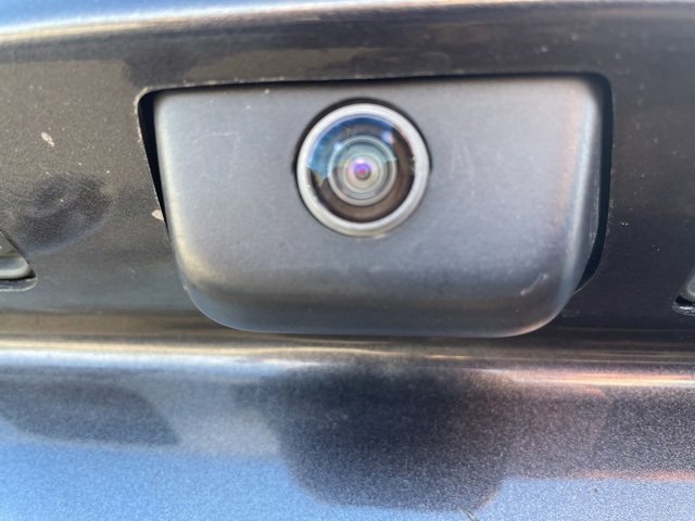 Used 2022 Jeep Cherokee Limited image 11