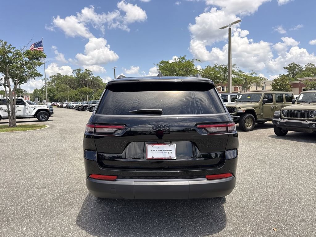 New 2026 Jeep Grand Cherokee L Limited w/ Limited Altitude Package AWD/4WD image 4