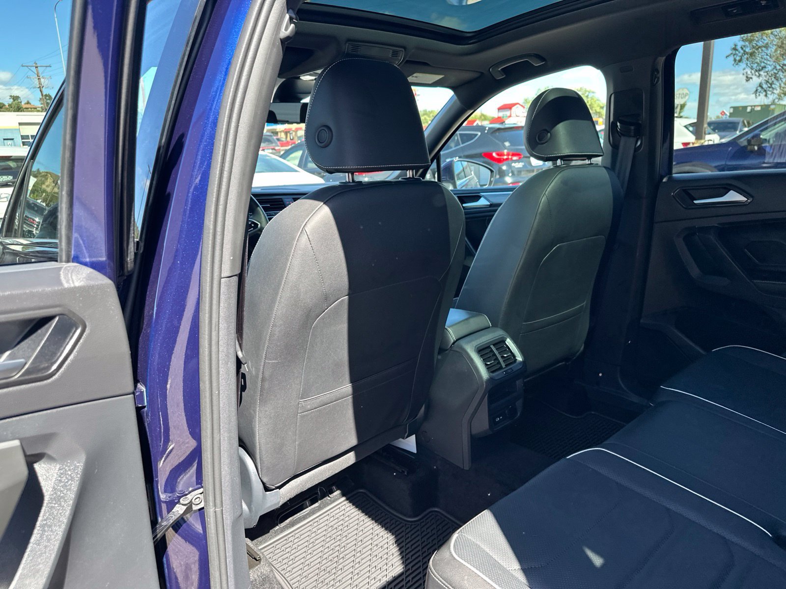 Certified 2024 Volkswagen Tiguan SEL R-Line w/ MDO Package, Two-Row AWD/4WD image 21