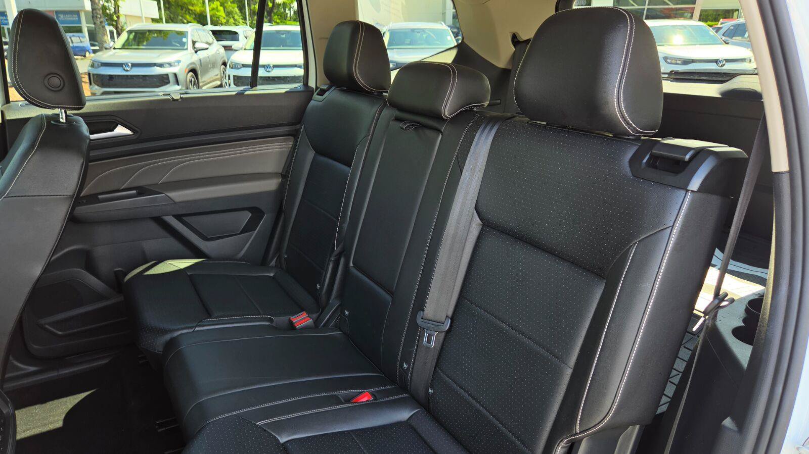 Certified 2023 Volkswagen Atlas SE w/ Black Wheel Package FWD image 44