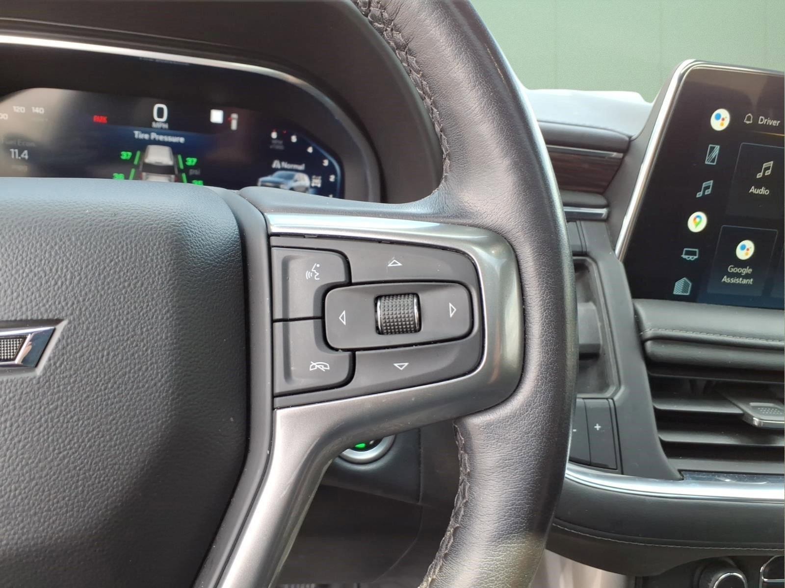 Used 2022 Chevrolet Tahoe Z71 w/ Luxury Package AWD/4WD image 26