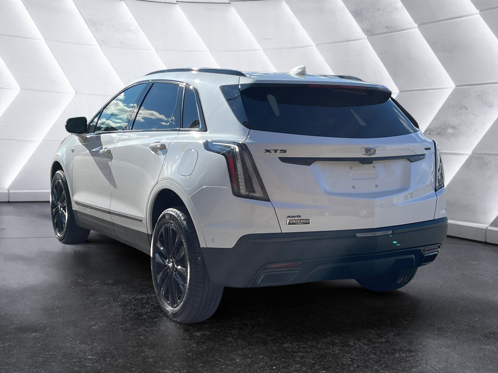 New 2026 Cadillac XT5 Sportv w/ LPO, Onyx Lite Package image 4