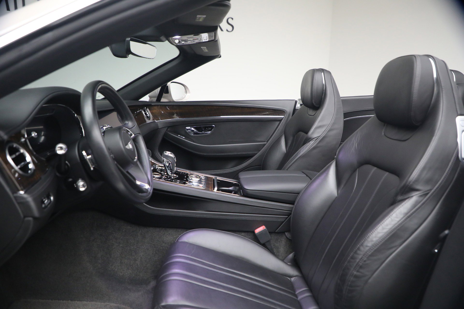 Used 2020 Bentley Continental GT V8 AWD/4WD image 30